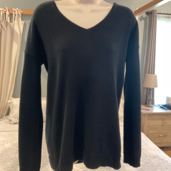 Express Black open back oversized sweater - Picture 2 of 3